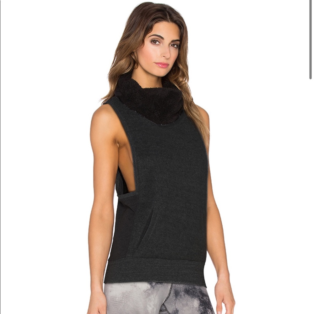 Alo Yoga Cozy Sherpa Foxy Frost Winter Vest Small